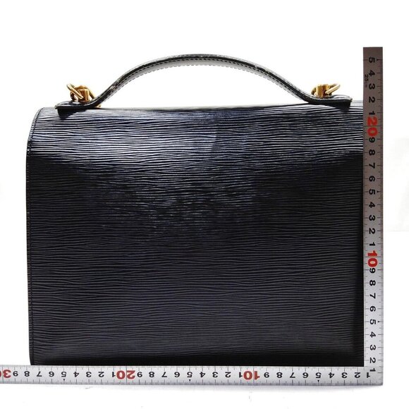 Louis Vuitton - Picture 2 of 9